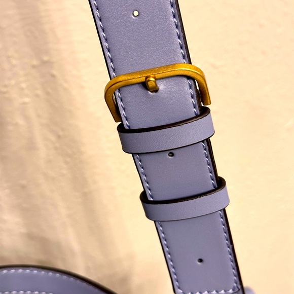 GUESS Tote Bag | Travel Bag  with Top Handles and Detachable/Adjustable Strap - Picture 5 of 17